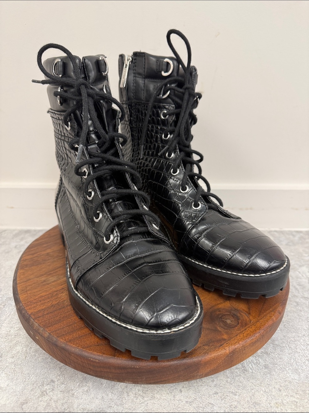 Gianni Bini Black Croc-Embossed Lace-Up Moto Combat Boots z 10